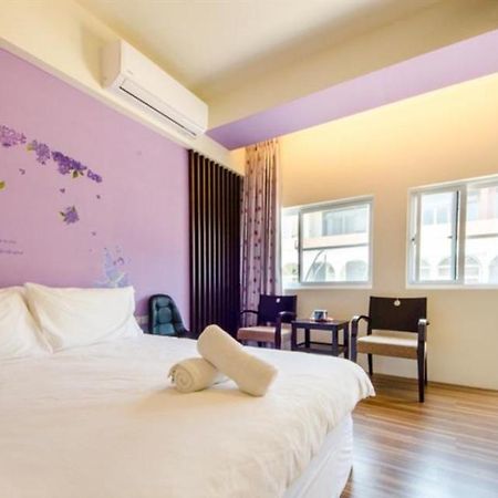 小黑琵416輕旅 Little Happy Hostel Тайнан Екстериор снимка