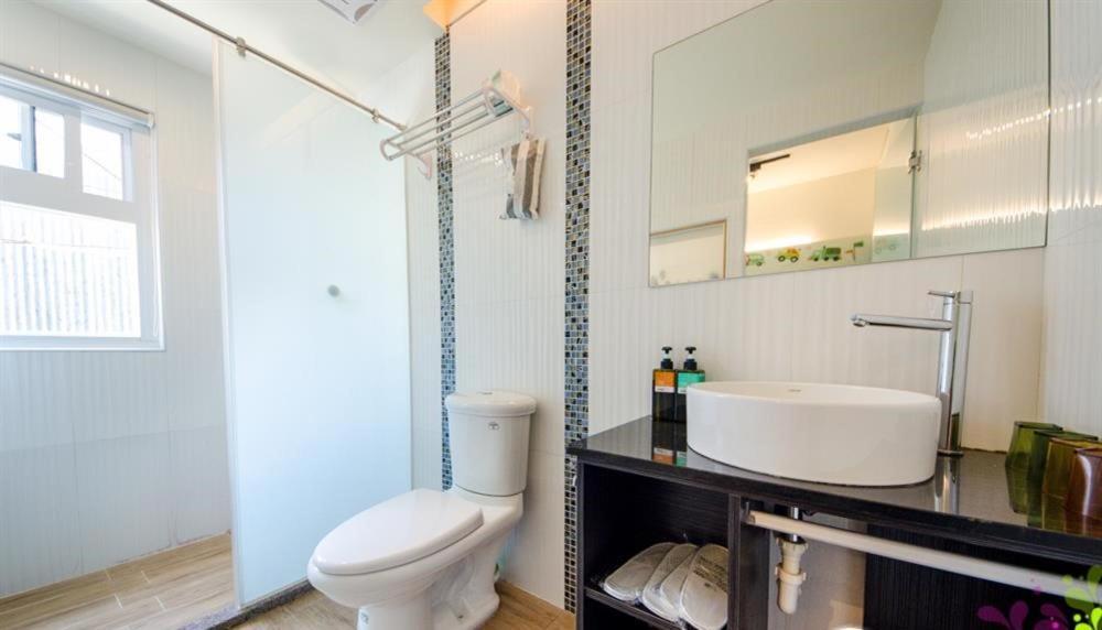小黑琵416輕旅 Little Happy Hostel Тайнан Екстериор снимка