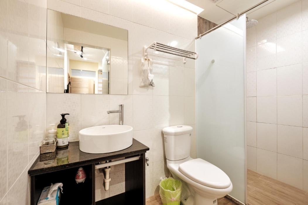 小黑琵416輕旅 Little Happy Hostel Тайнан Екстериор снимка
