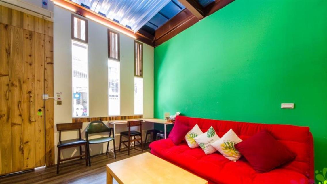 小黑琵416輕旅 Little Happy Hostel Тайнан Екстериор снимка