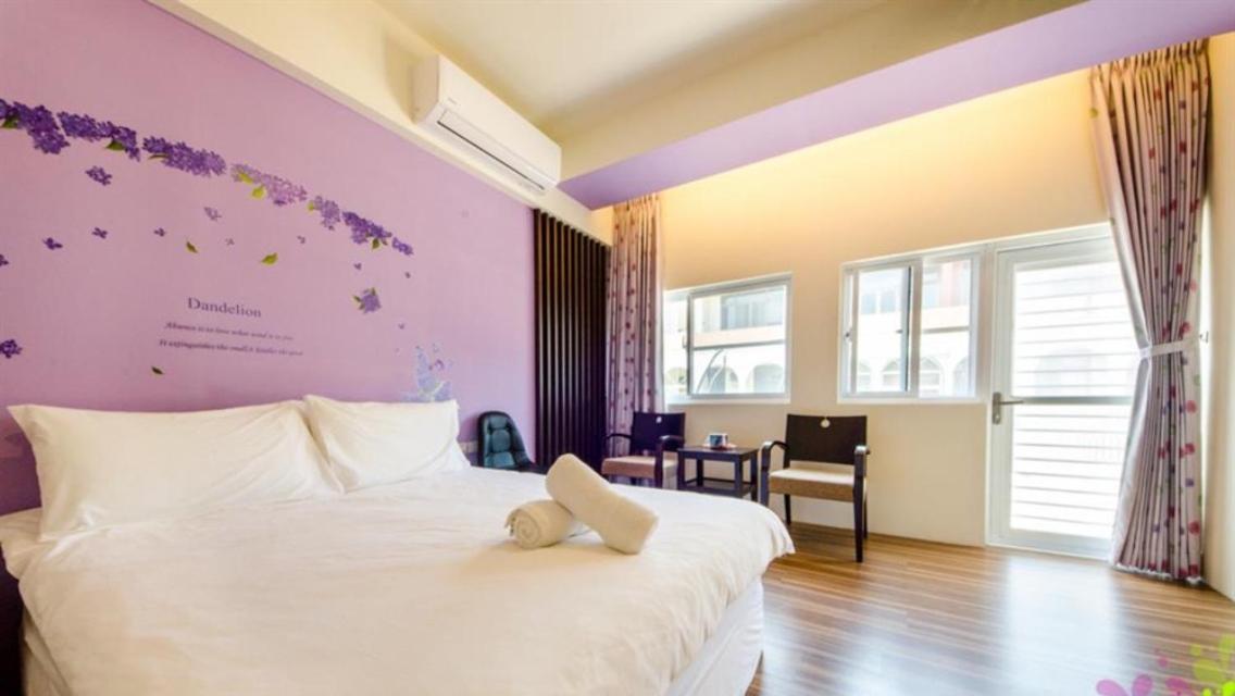 小黑琵416輕旅 Little Happy Hostel Тайнан Екстериор снимка