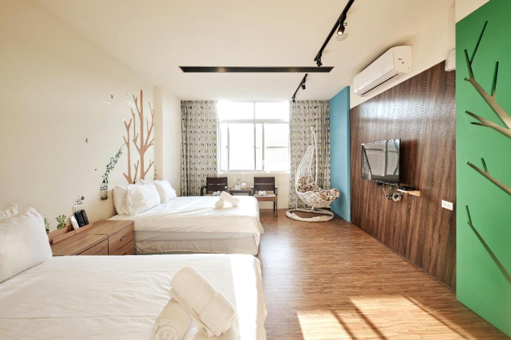 小黑琵416輕旅 Little Happy Hostel Тайнан Екстериор снимка