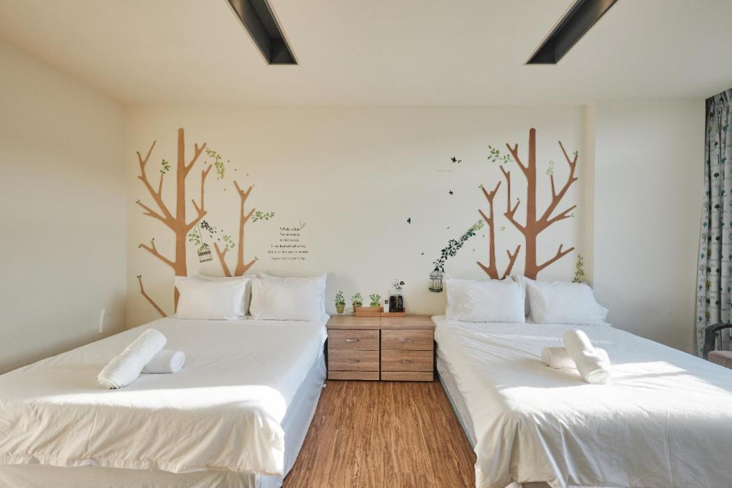 小黑琵416輕旅 Little Happy Hostel Тайнан Екстериор снимка
