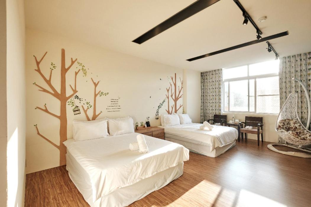 小黑琵416輕旅 Little Happy Hostel Тайнан Екстериор снимка